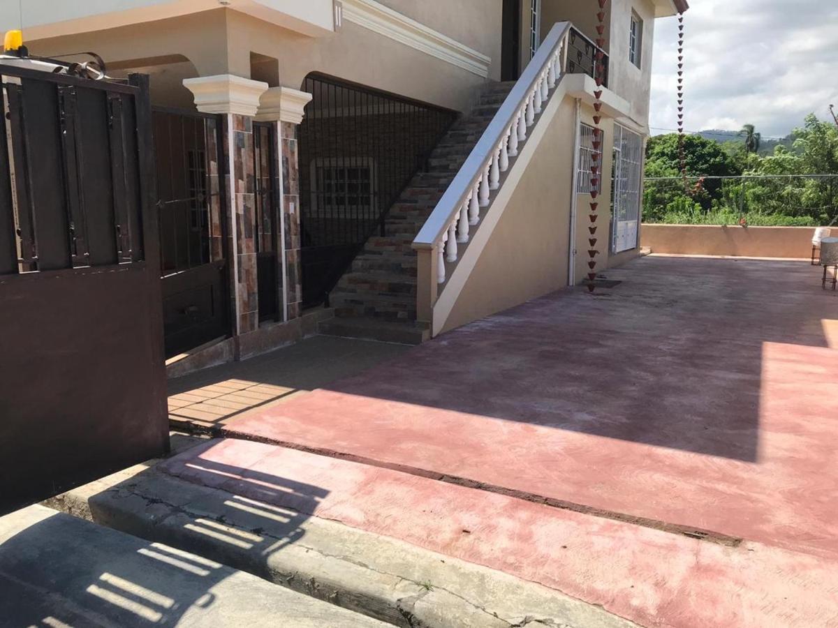 2 Queen Bed Apartment With Smart Tv ,Wifi Y Luz Las 24 Horas Jarabacoa Exterior photo